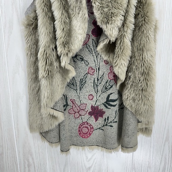 Dylan Los Angeles Faux Fur Vest Women XS Floral Open Waterfall Front Boho Hippie - Picture 3 of 14